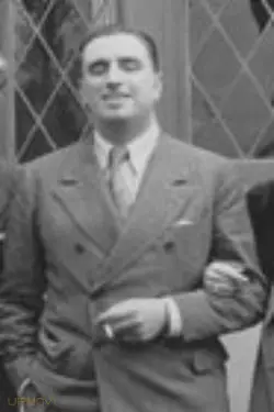 Arturo S. Mom