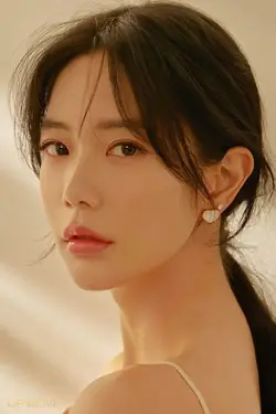 Clara Lee