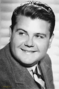 Maynard Holmes