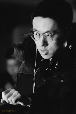 Jinghao Zhou