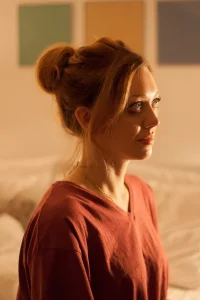 23 أحمر