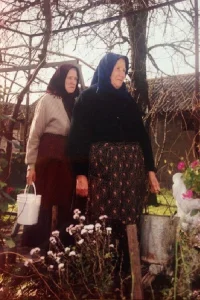رَوانِ شعرهای آنا