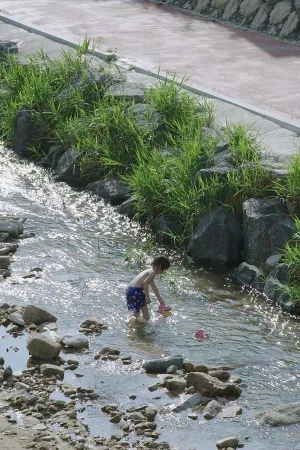 پسر ماهیگیری