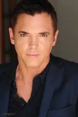 Nicholas Lea