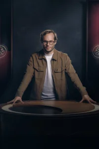 فریب‌خورندگان: دور میز اعظمی