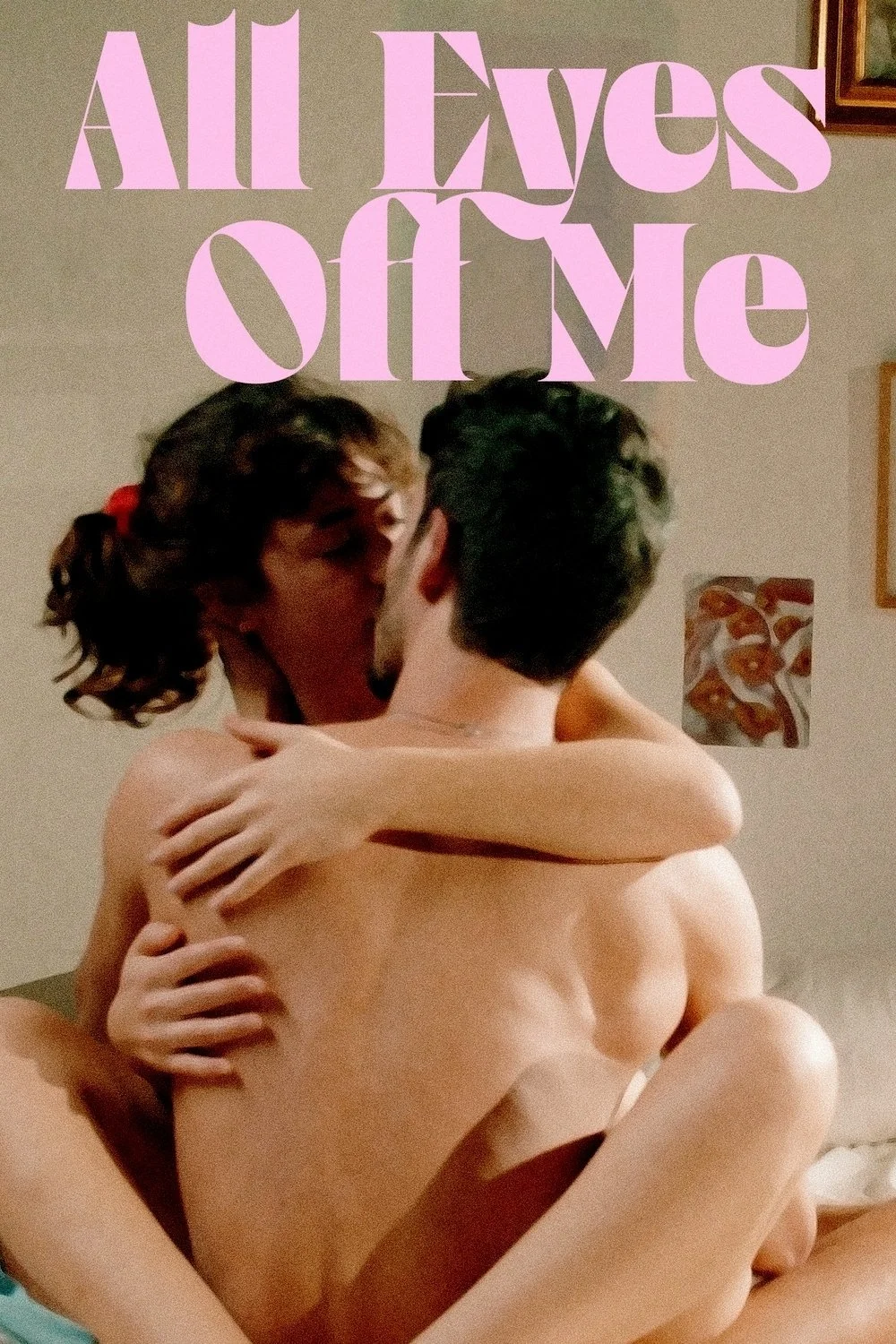 همه چشم‌ها از من دور