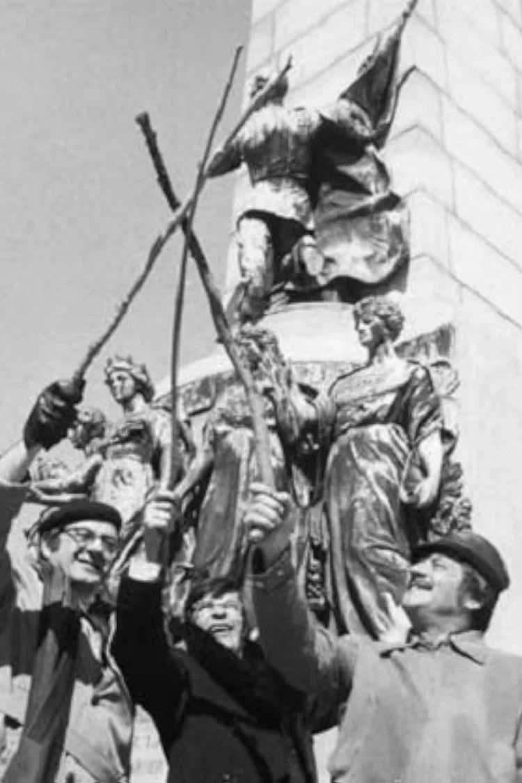 سه بار می‌گذرد