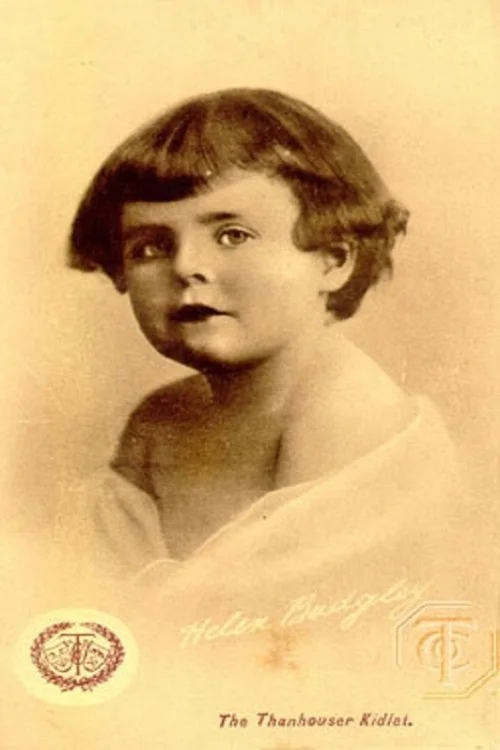 عروسک دختر نازپرورده