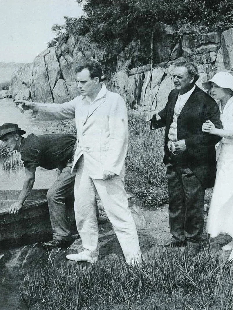 از اعماق رودخانه