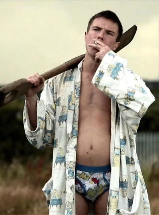 شاد و آچار شکسته