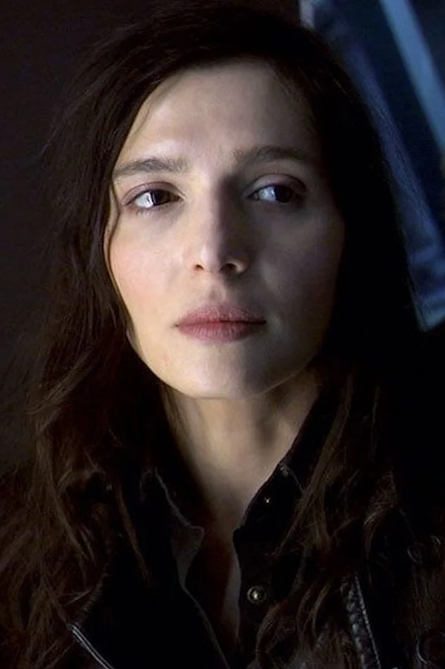 دوست من، همه چیز می‌ریزد کنار سطل زباله